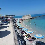 Anna Maria *