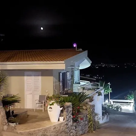 Διαμέρισμα Anna Maria *